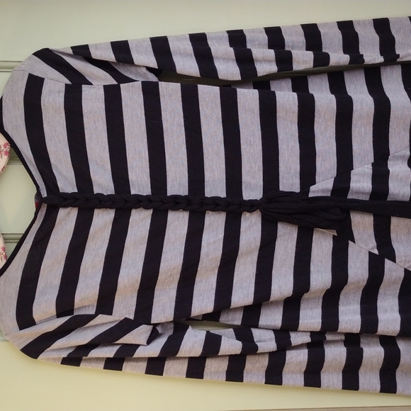 Women's Hot Topic long sleeve grey black striped spine ribbon tunic top M - Picture 2 of 6